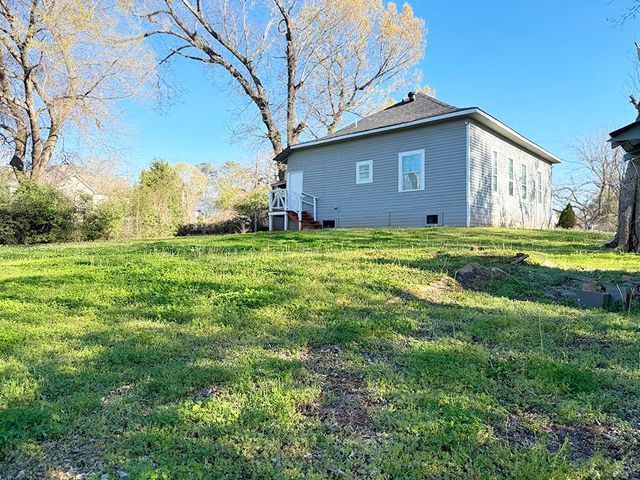 805 W Green Street, Palestine, TX 75801