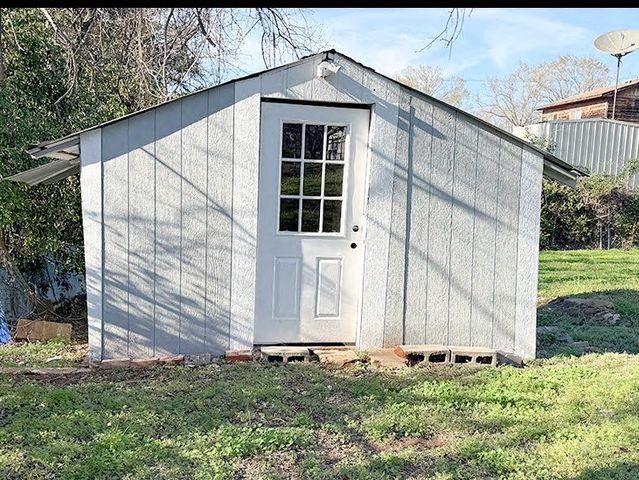 805 W Green Street, Palestine, TX 75801