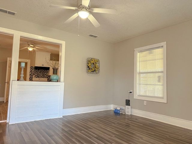 805 W Green Street, Palestine, TX 75801