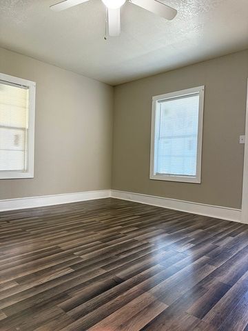 805 W Green Street, Palestine, TX 75801