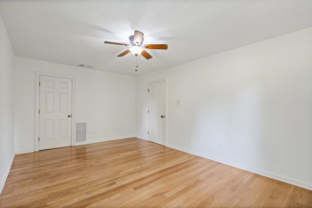 9221 HILLMAN WAY DR, Bartlett, TN 38133