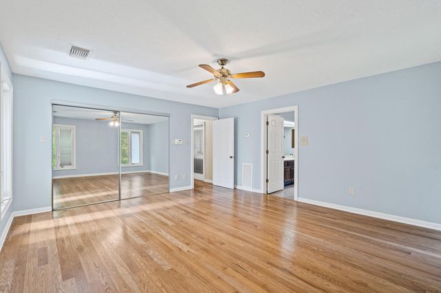 9221 HILLMAN WAY DR, Bartlett, TN 38133