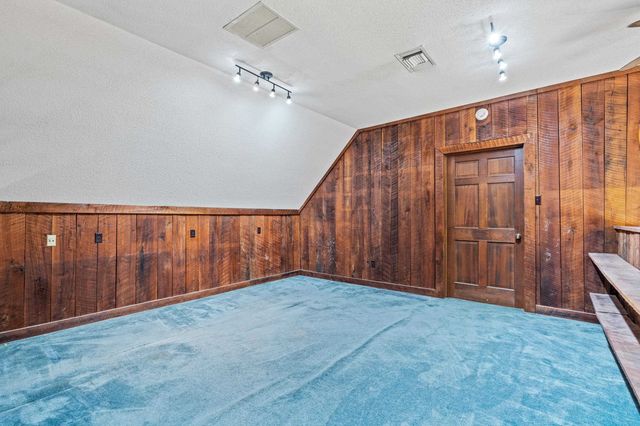 9221 HILLMAN WAY DR, Bartlett, TN 38133
