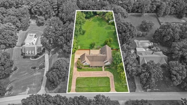 9221 HILLMAN WAY DR, Bartlett, TN 38133