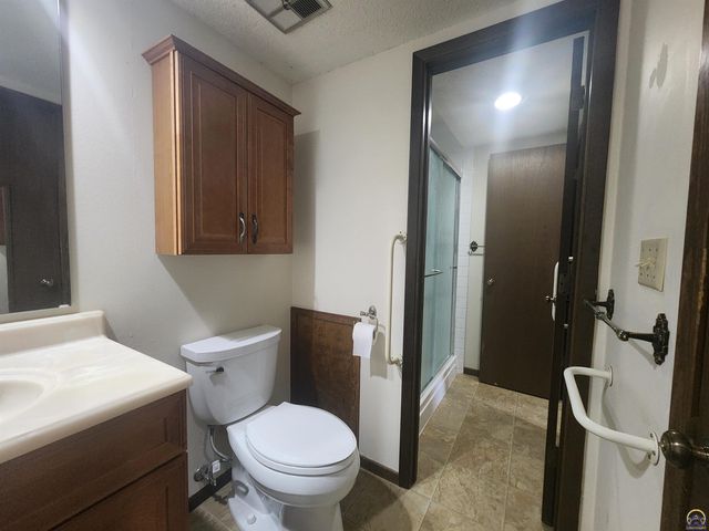 5809 SW 22nd Ter Apt 1, Topeka, KS 66614