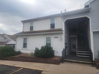 5809 SW 22nd Ter Apt 1, Topeka, KS 66614