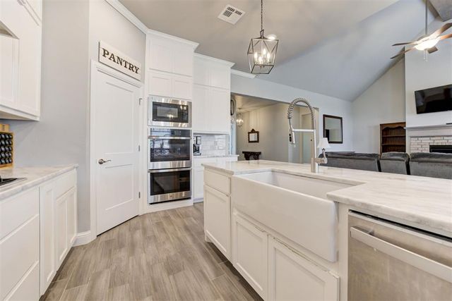 2700 Samuel Circle, Yukon, OK 73099