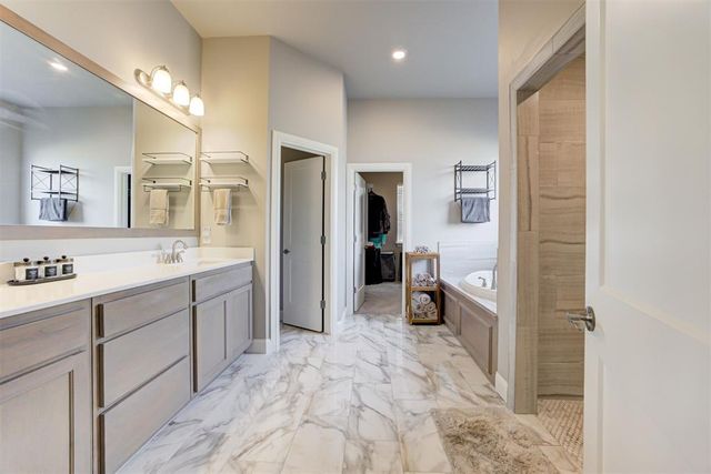 2700 Samuel Circle, Yukon, OK 73099