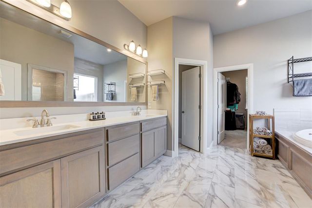 2700 Samuel Circle, Yukon, OK 73099