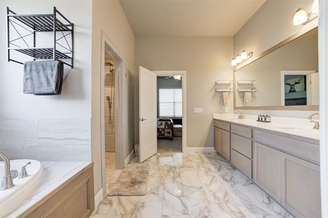 2700 Samuel Circle, Yukon, OK 73099