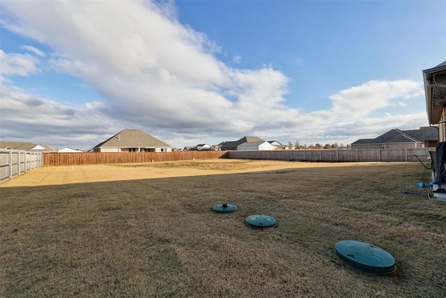 2700 Samuel Circle, Yukon, OK 73099