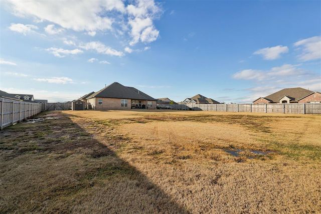 2700 Samuel Circle, Yukon, OK 73099