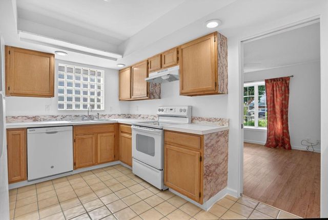 11556 Winchester Drive, Palm Beach Gardens, FL 33410