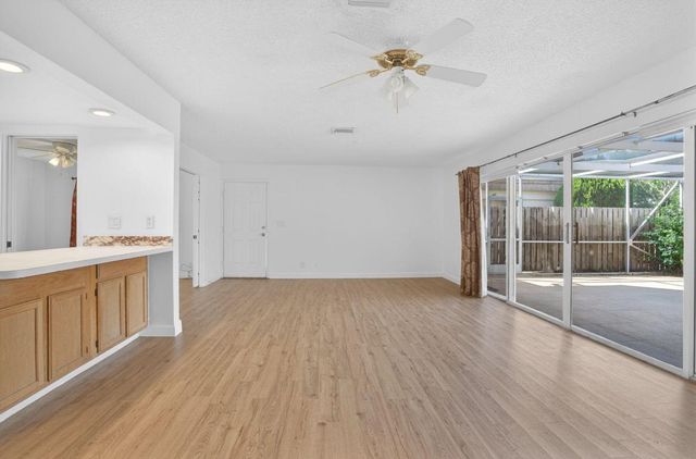 11556 Winchester Drive, Palm Beach Gardens, FL 33410