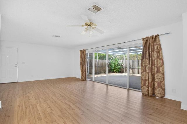 11556 Winchester Drive, Palm Beach Gardens, FL 33410