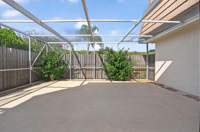 11556 Winchester Drive, Palm Beach Gardens, FL 33410