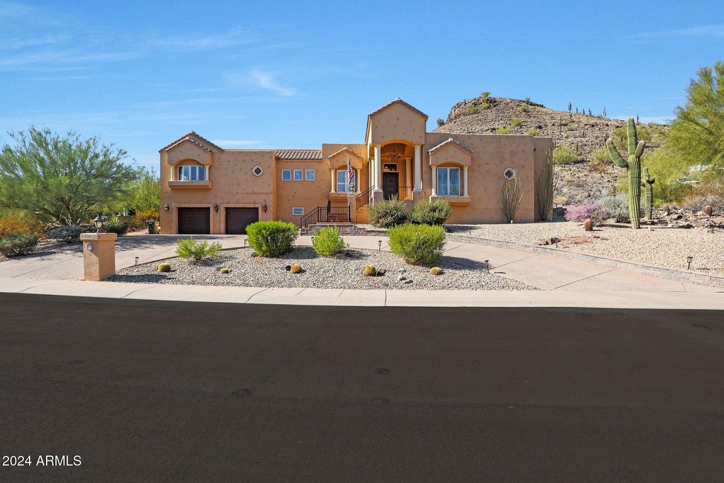 1044 W INDIAN HILLS Place, Phoenix, AZ 85023 — exterior