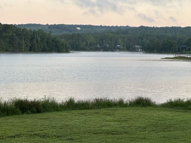 195 Shoreside Ct, Tracy City, TN 37387
