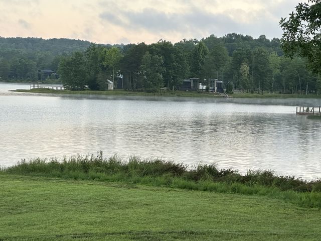 195 Shoreside Ct, Tracy City, TN 37387