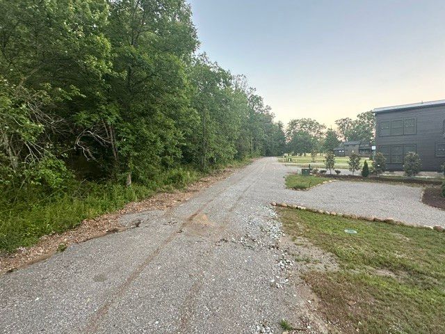 195 Shoreside Ct, Tracy City, TN 37387