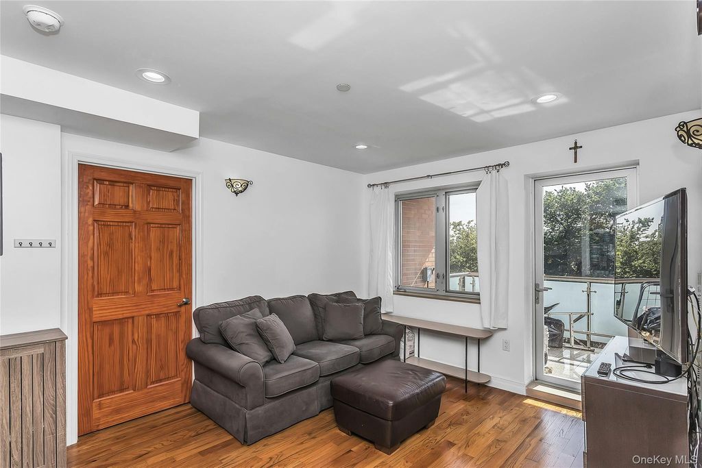 85-10 Elmhurst Avenue -, Elmhurst, NY 11373 — photo 5