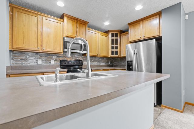 10856 Kingsfield Lane, Woodbury, MN 55129