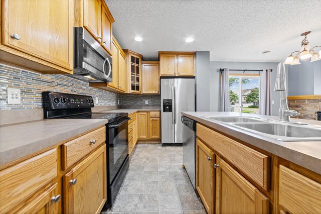 10856 Kingsfield Lane, Woodbury, MN 55129