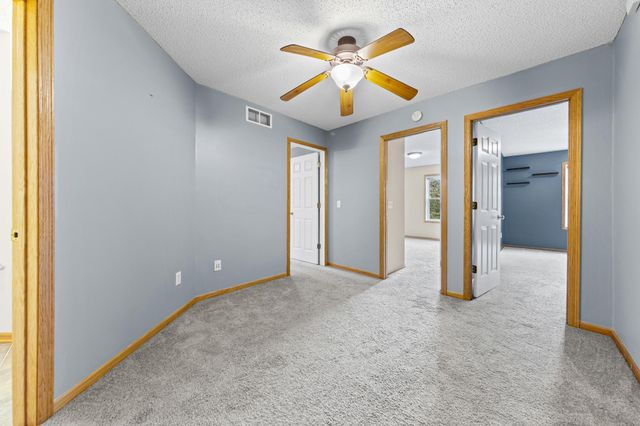 10856 Kingsfield Lane, Woodbury, MN 55129