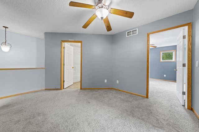 10856 Kingsfield Lane, Woodbury, MN 55129