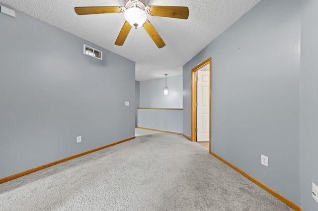 10856 Kingsfield Lane, Woodbury, MN 55129