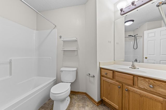 10856 Kingsfield Lane, Woodbury, MN 55129