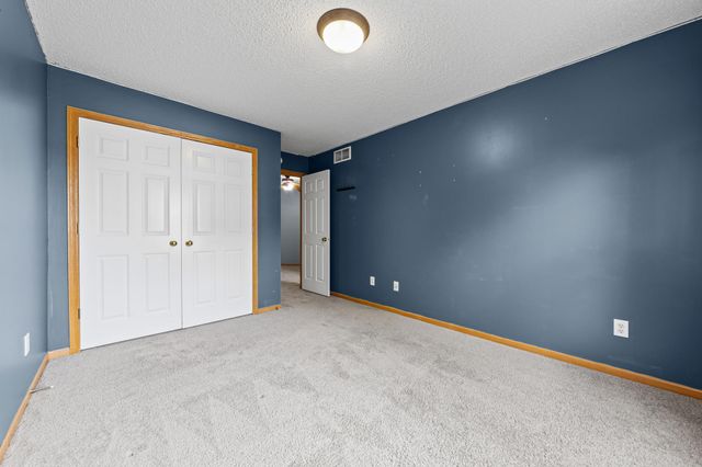 10856 Kingsfield Lane, Woodbury, MN 55129