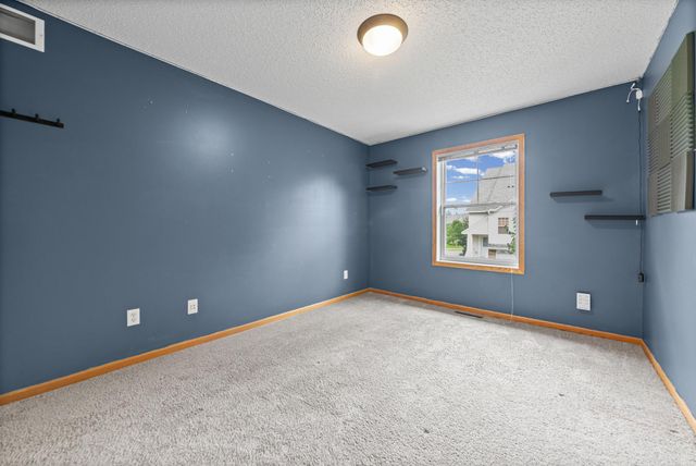 10856 Kingsfield Lane, Woodbury, MN 55129