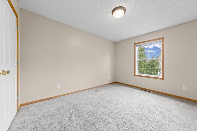 10856 Kingsfield Lane, Woodbury, MN 55129