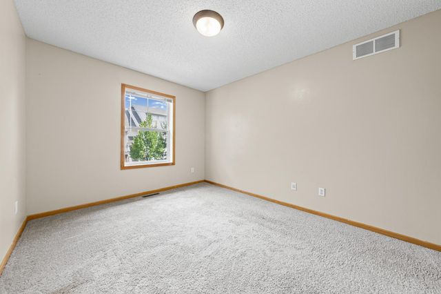 10856 Kingsfield Lane, Woodbury, MN 55129