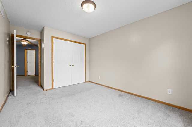 10856 Kingsfield Lane, Woodbury, MN 55129