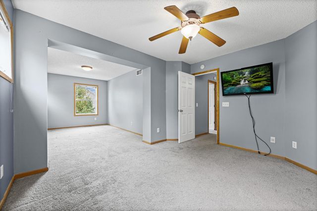 10856 Kingsfield Lane, Woodbury, MN 55129