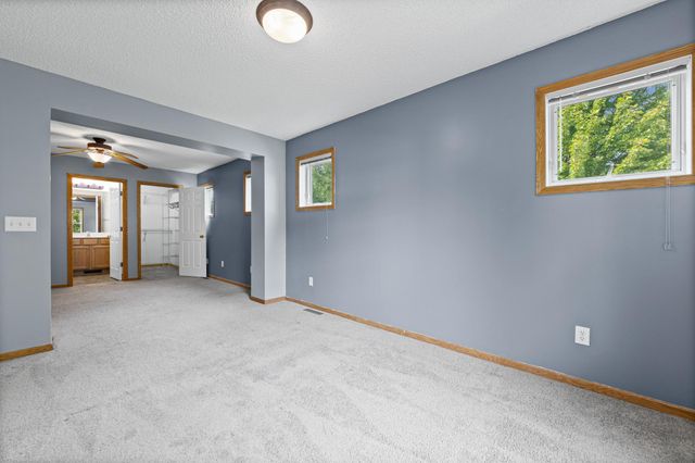 10856 Kingsfield Lane, Woodbury, MN 55129