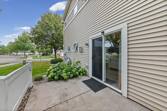 10856 Kingsfield Lane, Woodbury, MN 55129