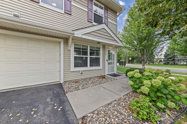 10856 Kingsfield Lane, Woodbury, MN 55129