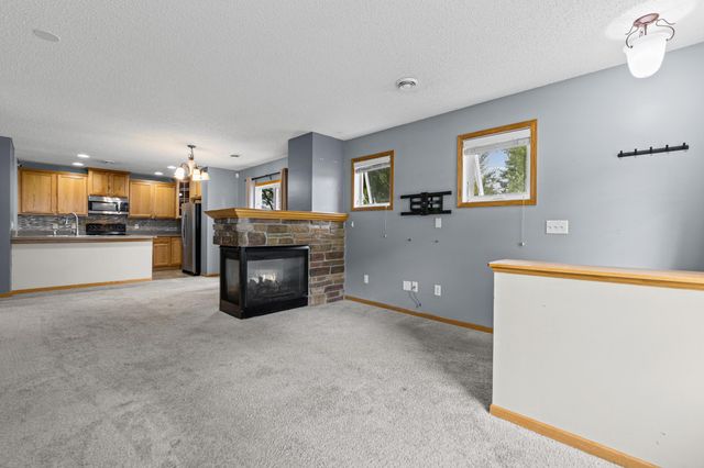 10856 Kingsfield Lane, Woodbury, MN 55129