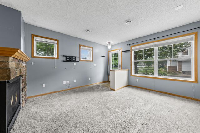 10856 Kingsfield Lane, Woodbury, MN 55129