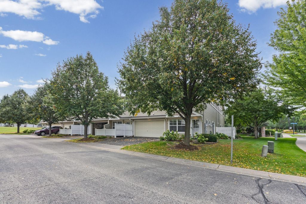 10856 Kingsfield Lane, Woodbury, MN 55129 — photo 3