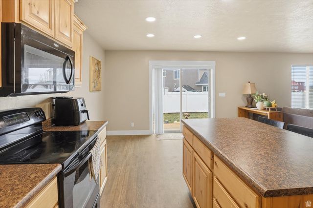 696 N DEVONSHIRE DR, Saratoga Springs, UT 84045