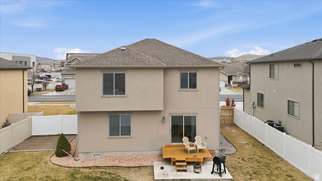 696 N DEVONSHIRE DR, Saratoga Springs, UT 84045