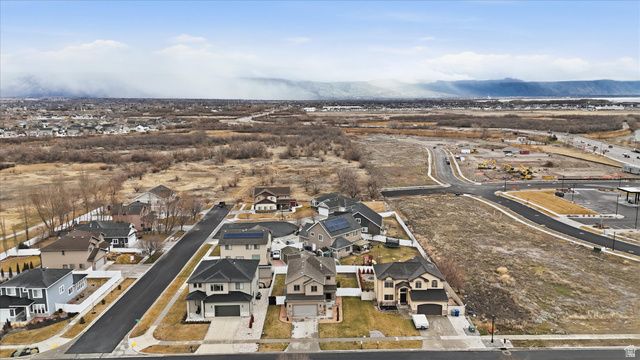 696 N DEVONSHIRE DR, Saratoga Springs, UT 84045