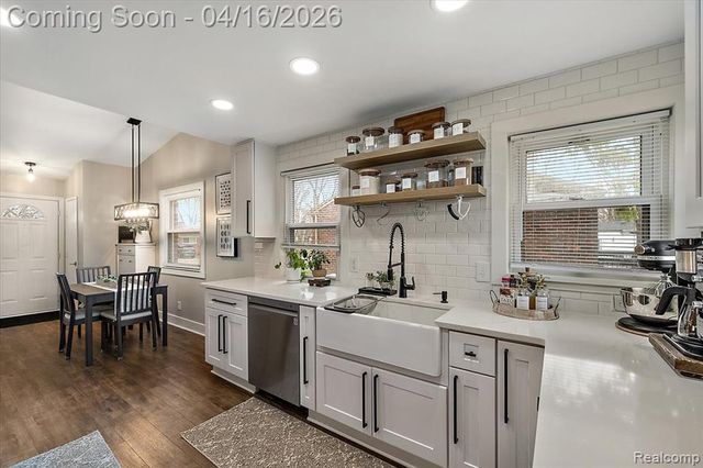 30140 Orangelawn Street, Livonia, MI 48150