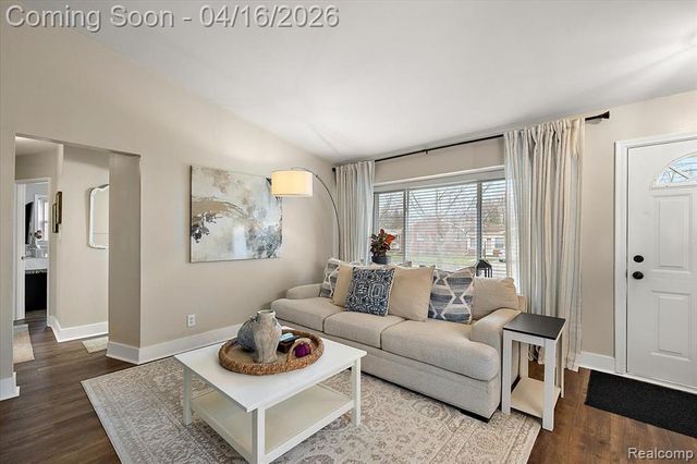 30140 Orangelawn Street, Livonia, MI 48150