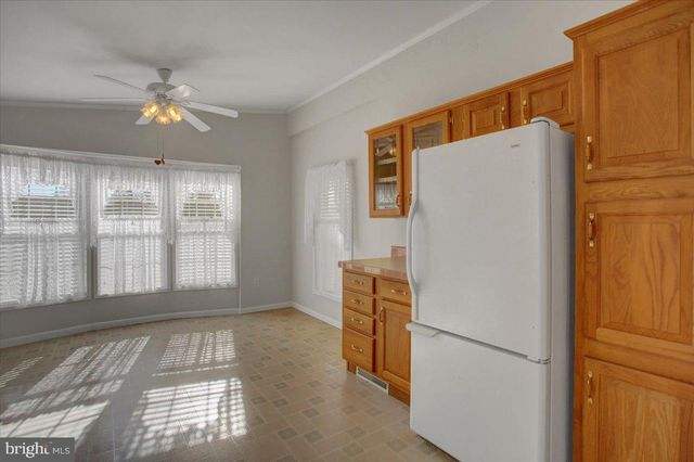 4 LANTERN LN, Shippensburg, PA 17257