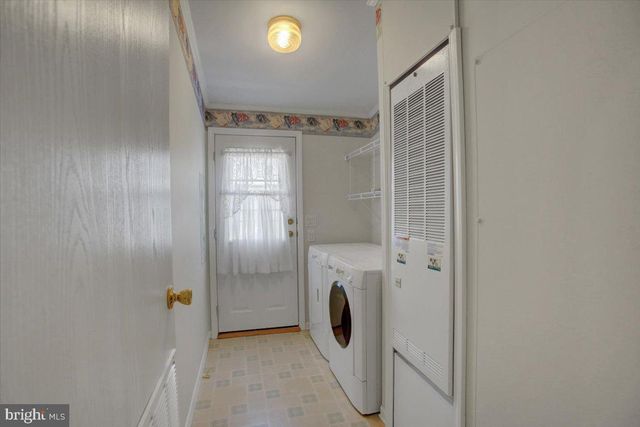 4 LANTERN LN, Shippensburg, PA 17257